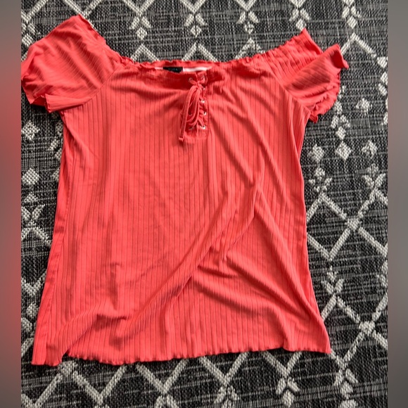 Off shoulder top - Picture 2 of 6